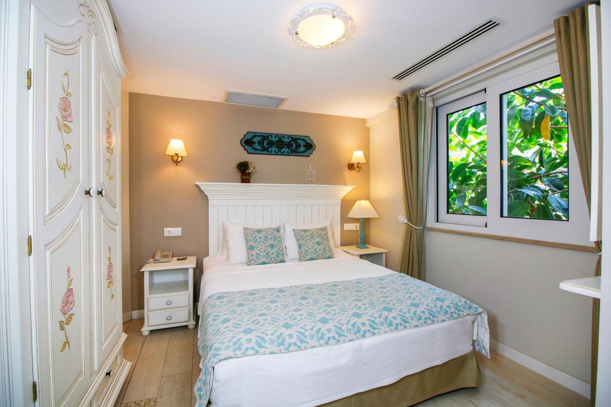 Double Room,736762051:JPEG
