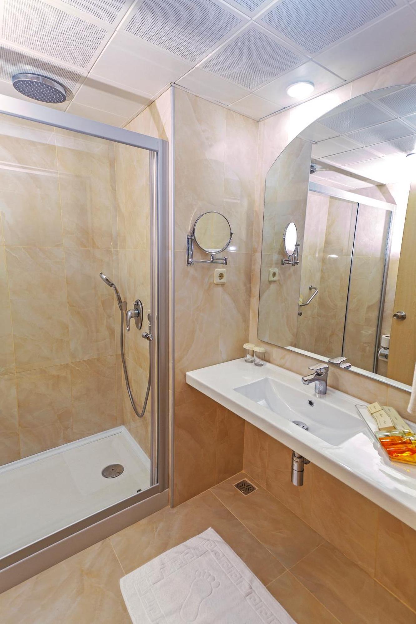 Standard Double or Twin Room Land View,61916299:JPEG