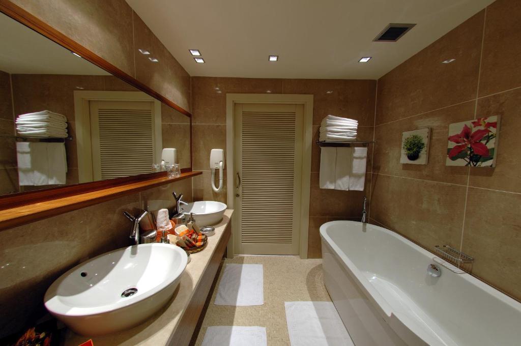 Royal Suite,814750208:JPEG